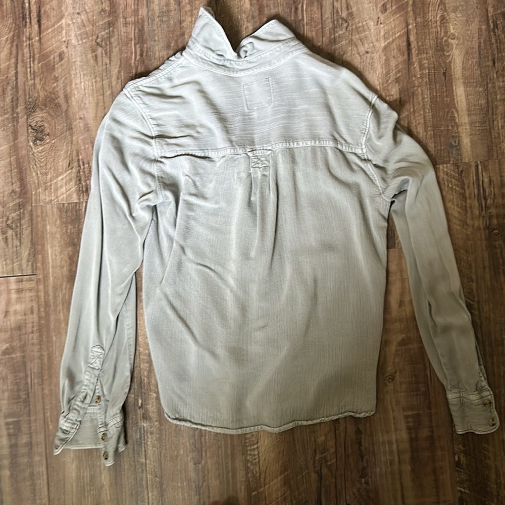 American Eagle Shirt Light Gray Button-Up Shirt - Picture 2 of 4